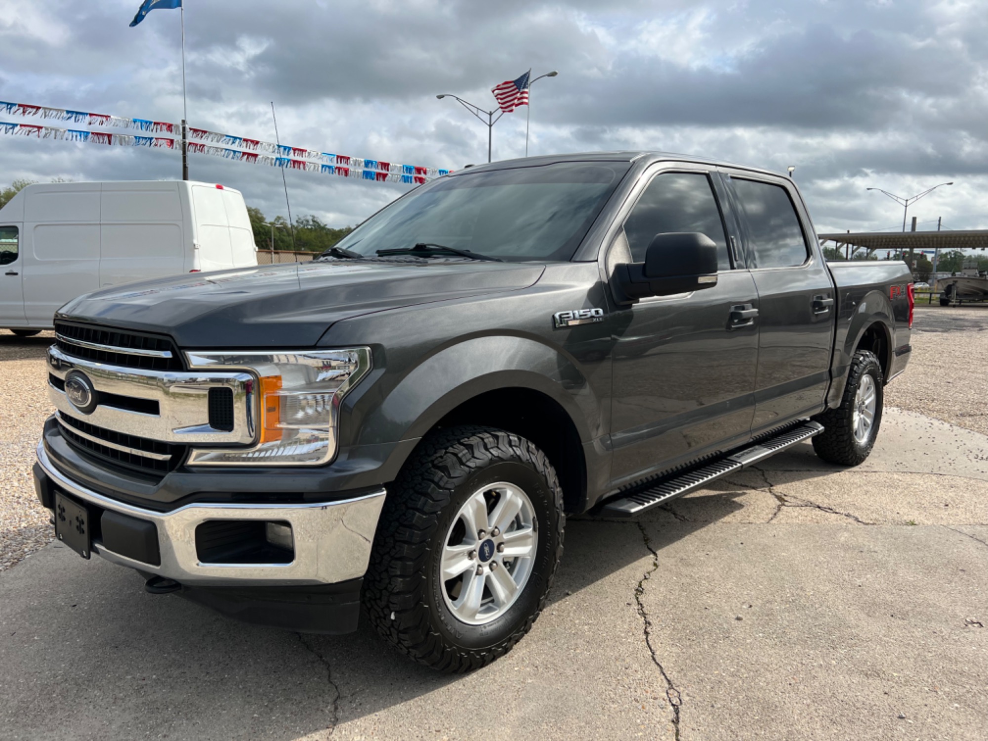 photo of 2018 Ford F-150 XLT SuperCrew 4WD
